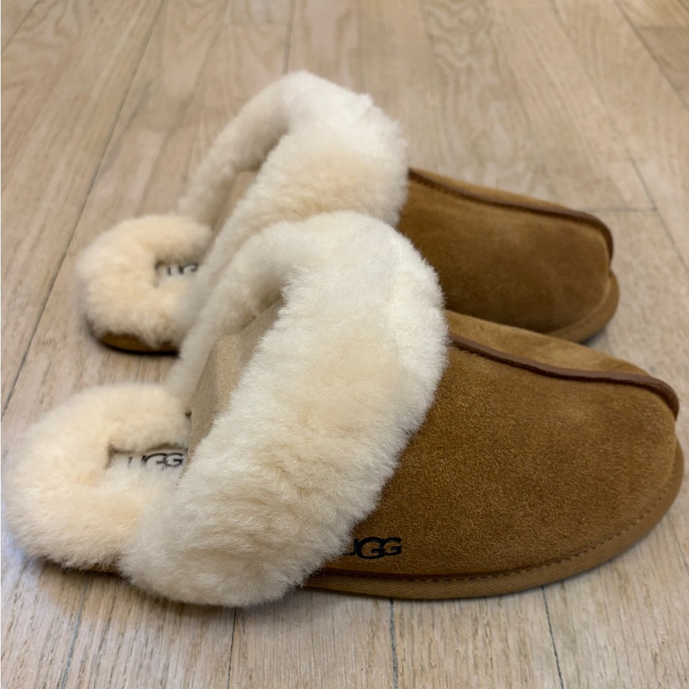 UGG BRAND NEW Brown and Cream Sheepskin Slippers